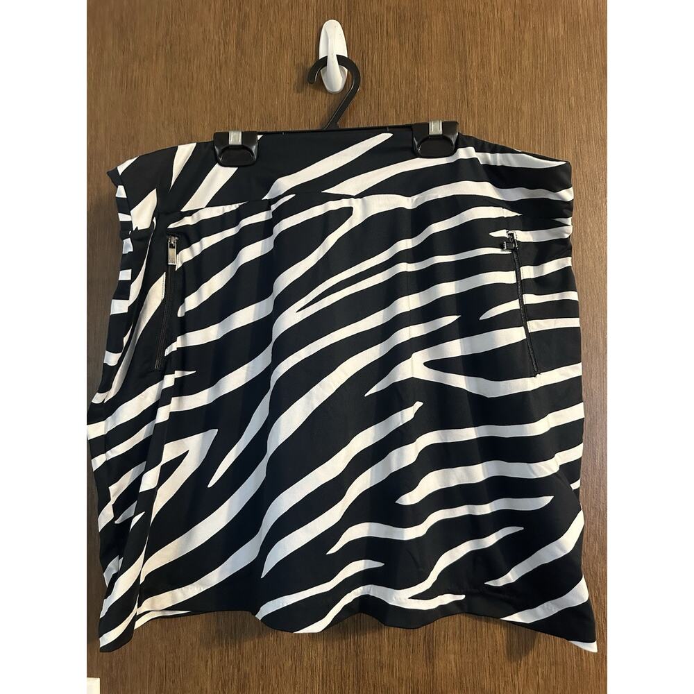 Tail Activewear Black & White Zebra Darby 18” Skort Size XL Golf Pickleball - Picture 1 of 9